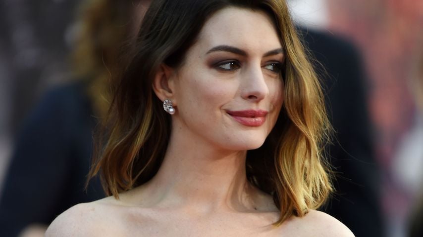 Anne Hathaway bei der Premiere von "Alice Through The Looking Glass" in Hollywood