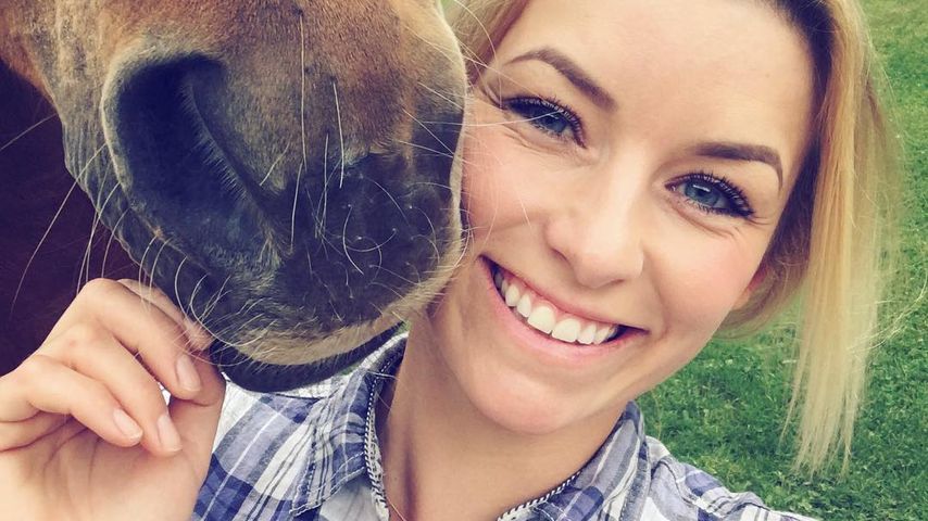 Annica Hansen mit ihrem Pferd Wölbchen