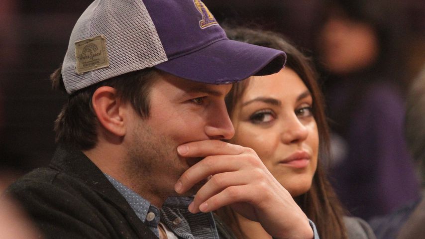 Ashton Kutcher und Mila Kunis beim Basketball-Spiel