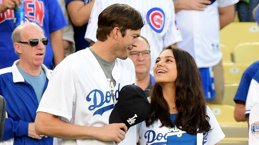 Ashton Kutcher und Mila Kunis bei einem Spiel der LA Dodgers 2016