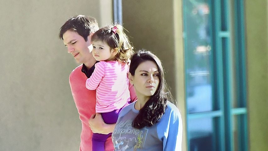 Ashton Kutcher und Mila Kunis mit Tochter Wyatt in Kalifornien