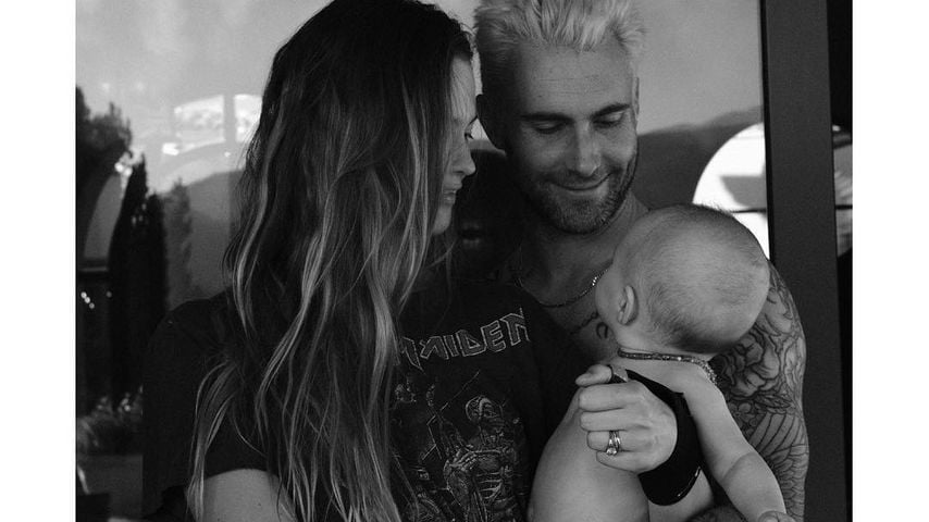 Behati Prinsloo und Adam Levine mit Töchterchen Dusty Rose