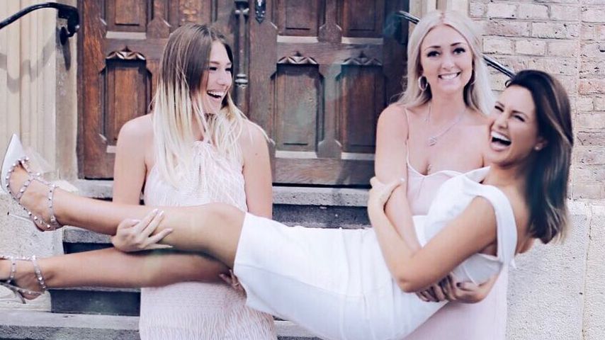 Bibi Heinicke (links) bei MaryMs (Mitte) Hochzeit