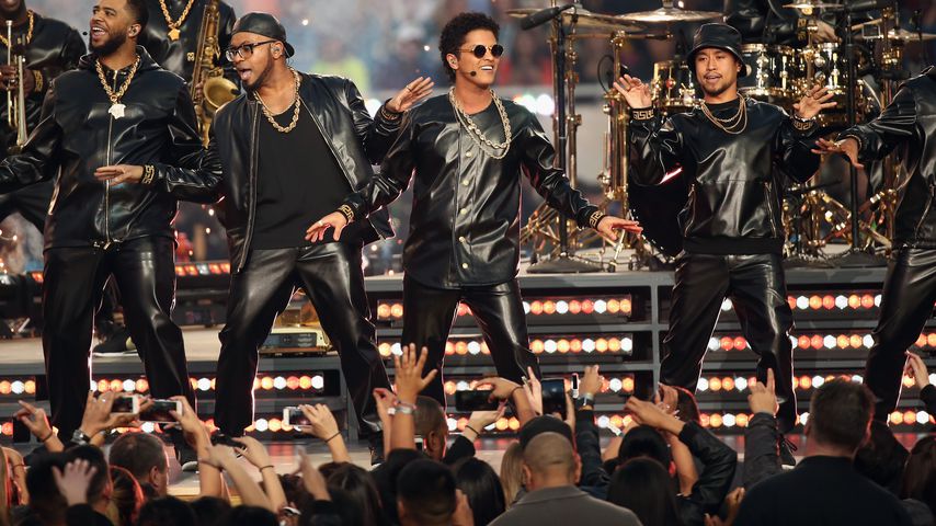 Bruno Mars beim Super Bowl 2016