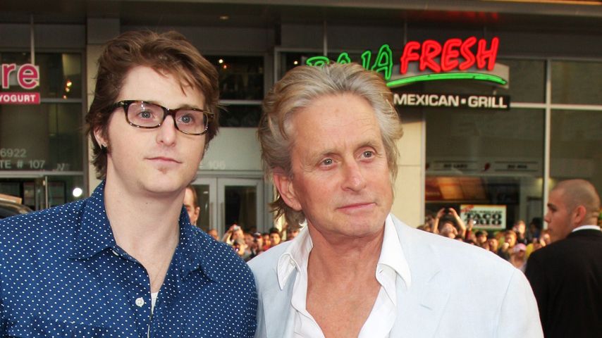 Cameron Douglas wurde im Knast verprügelt! Promiflash.de