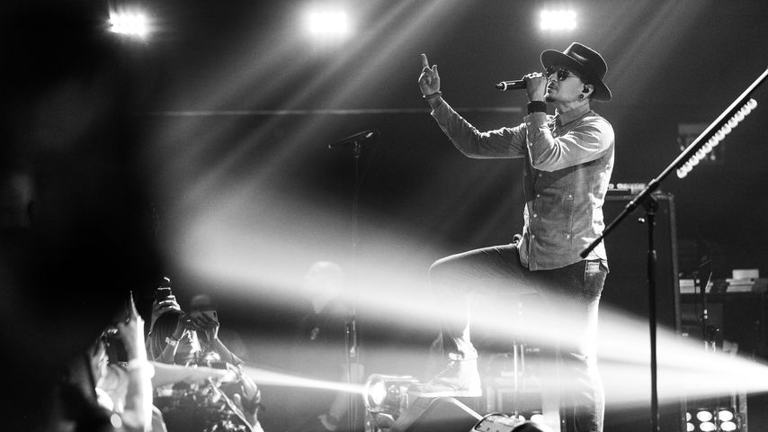 Chester Bennington 2017 bei einem Konzert in Burbank
