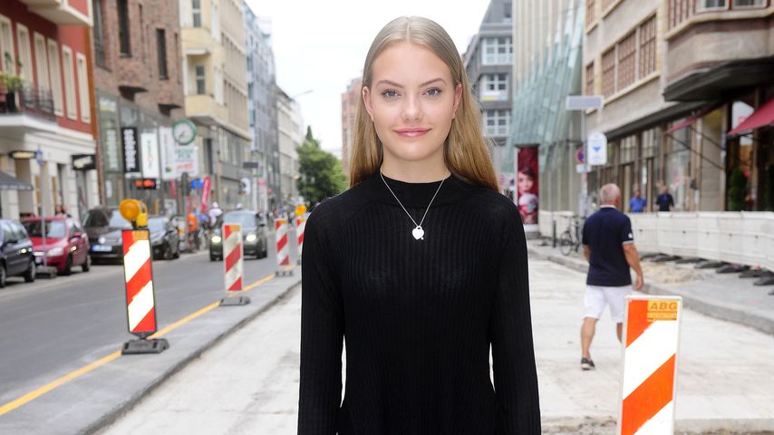 Cheyenne Ochsenknecht bei der Eröffnung der Luxuslashes Lounge ihrer Mutter Natascha