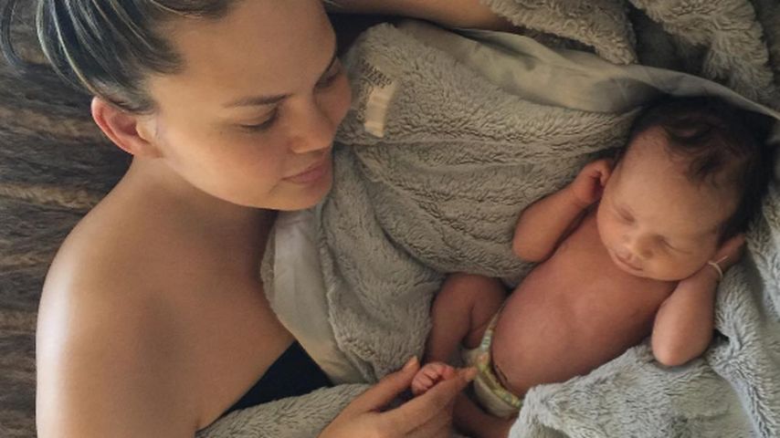 Chrissy Teigen und Luna Simone