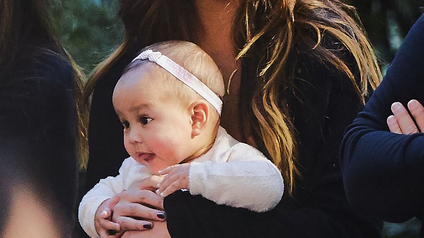 Chrissy Teigen mit Tochter Luna in New York City