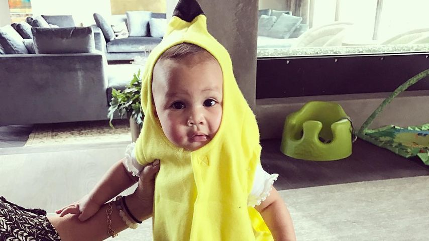 Chrissy Teigens Tochter Luna verkleidet als Banane