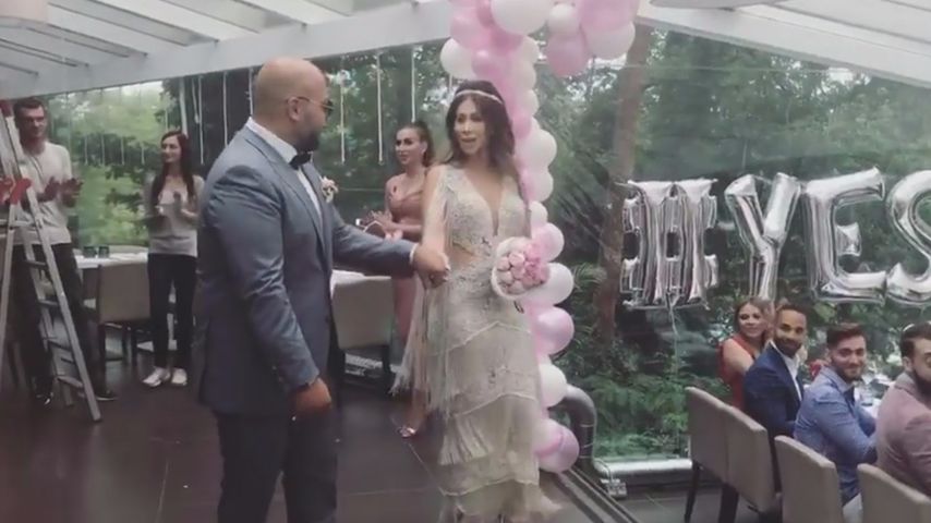 Clumsy und ihr Ehemann bei der Hochzeit