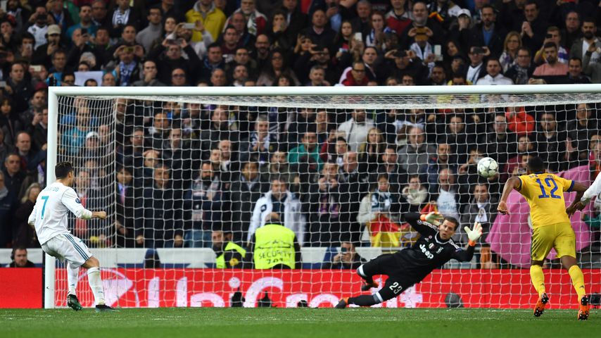 Cristiano Ronaldo beim Strafstoß-Tor während des Champions League-Matches gegen Juventus Turin