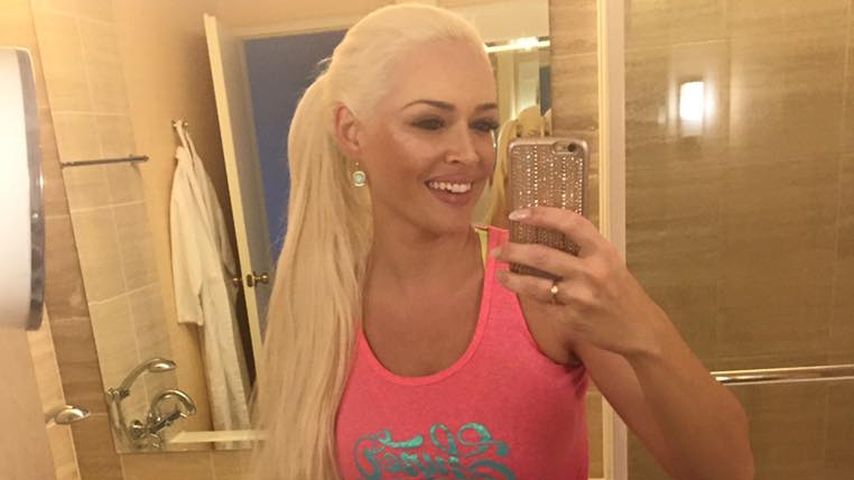 Daniela Katzenberger vor ihrem Spiegel