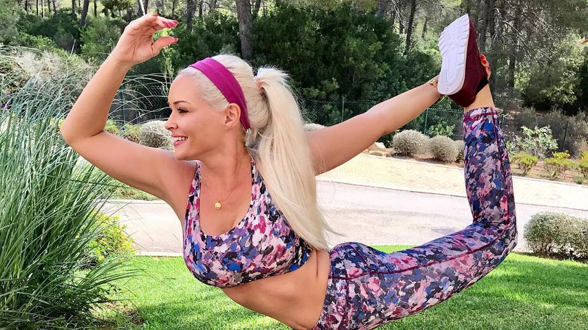 Daniela Katzenberger macht Yoga