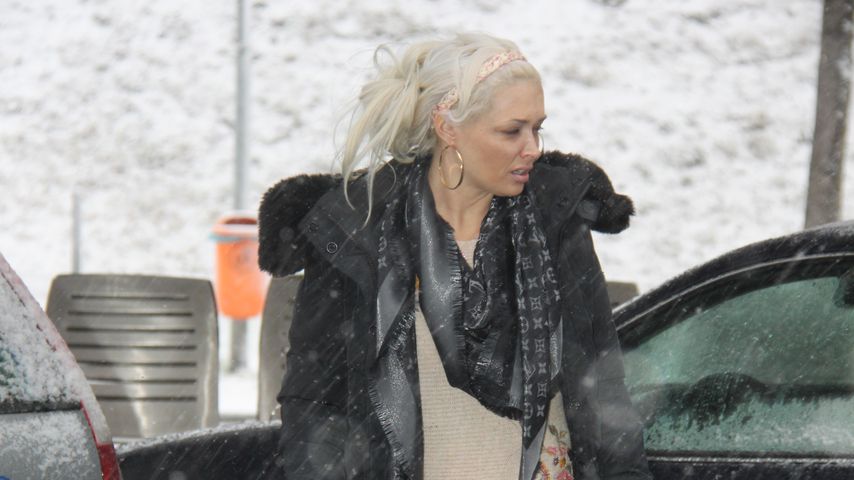 Daniela Katzenberger am Flughafen Köln-Bonn