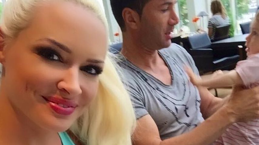 Daniela Katzenberger mit Lucas und Sophia beim Frühstück