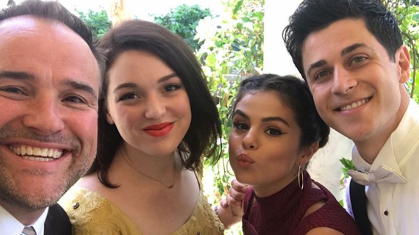 Selena Gomez rührt Fans mit Hochzeits-Wünschen an Serien-Bro