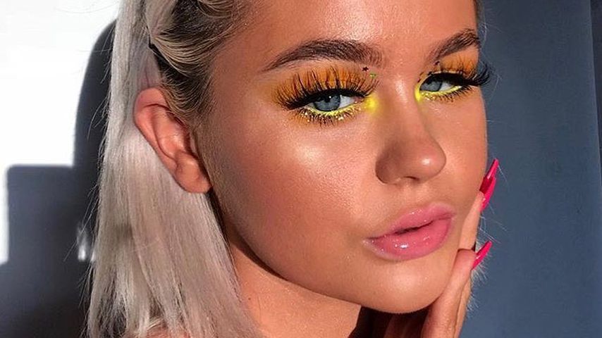 Mitten im Schminktutorial: Influencerin bricht in Tränen aus