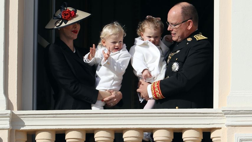 Fürstin Charlène und Fürst Albert mit Gabriella und Jacques beim Nationalfeiertag in Monaco