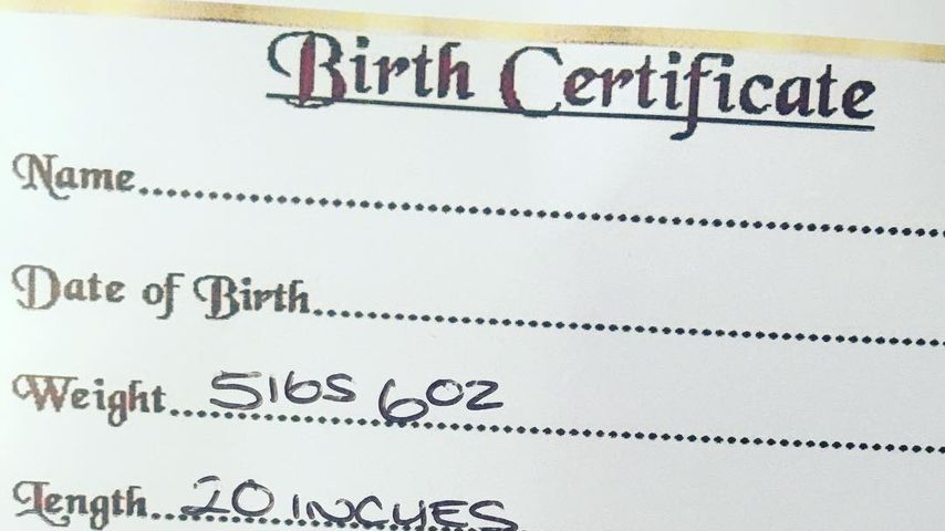 Geburtsurkunde von Courtney Stoddens Puppen-Baby