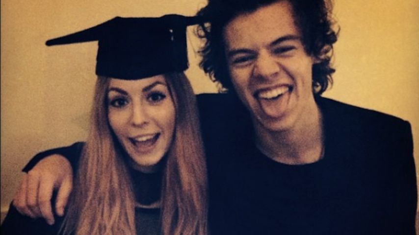 Harry Styles mit seiner Schwester Gemma (l.)