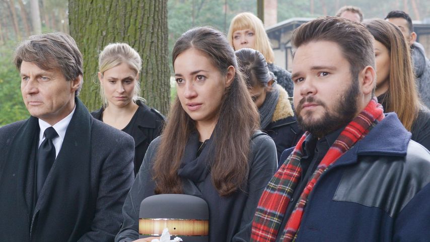 Gerner (Wolfgang Bahro) Elena (Elena Garcia Gerlach) und Tuner (Thomas Drechsel) von GZSZ