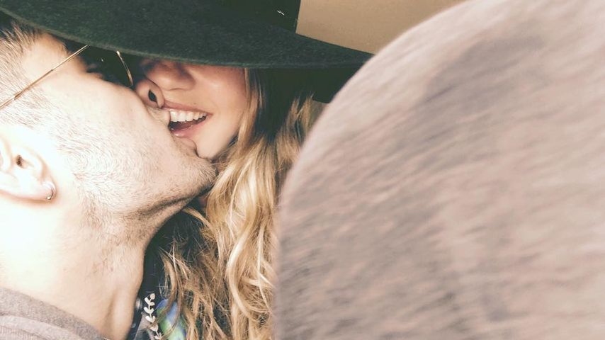 Gigi und Zayn knutschen