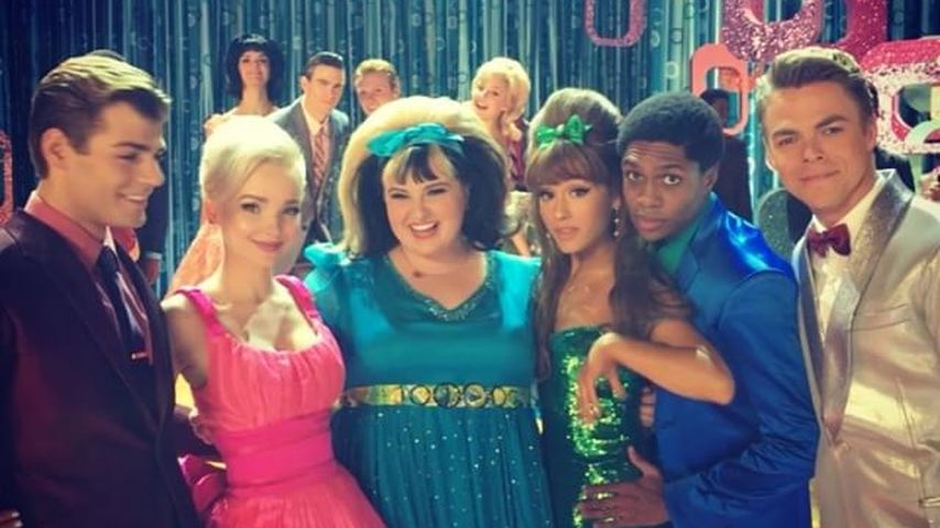 Garrett Clayton, Dove Cameron, Maddie Baillio, Ariana Grande, Ephraim Sykes & Derek Hough (v.l.)