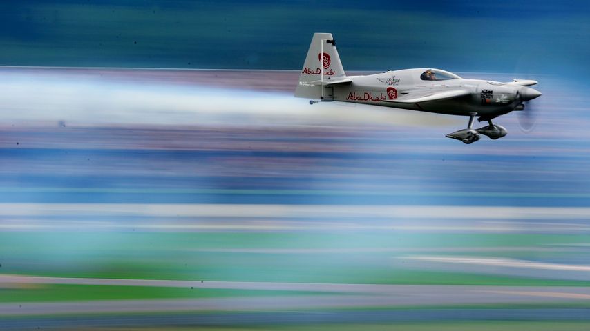 Hannes Arch in Aktion bei der "Red Bull Air Race World Championship"