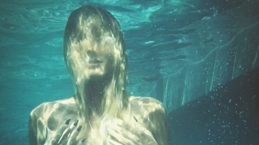 Heidi Klum im Pool