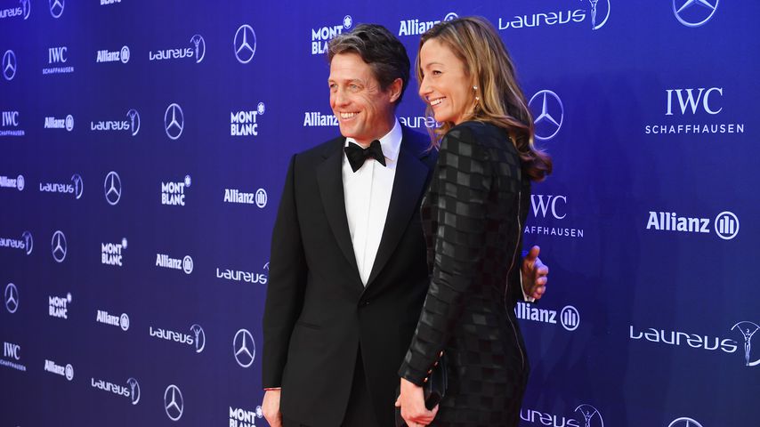 Hugh Grant und Anna Eberstein in Monaco