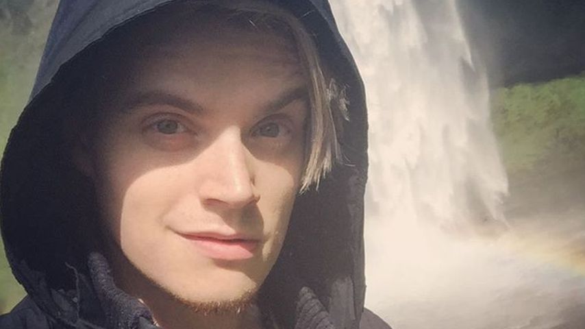 iBlali 2016 bei einem Dreh vor dem Seljalandsfoss-Wasserfall in Island