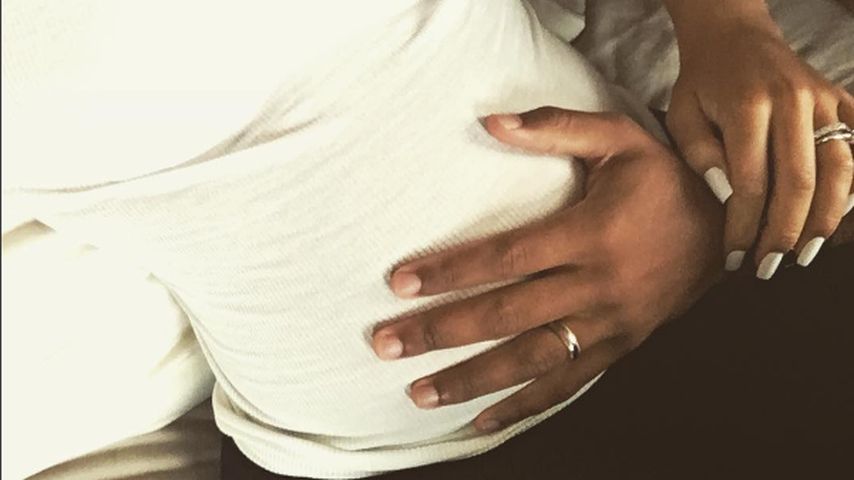 Ina Aogo zeigt ihren Babybauch