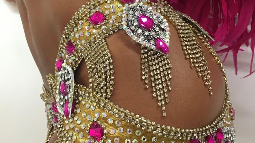 Izabel Goulart im Samba-Kostüm