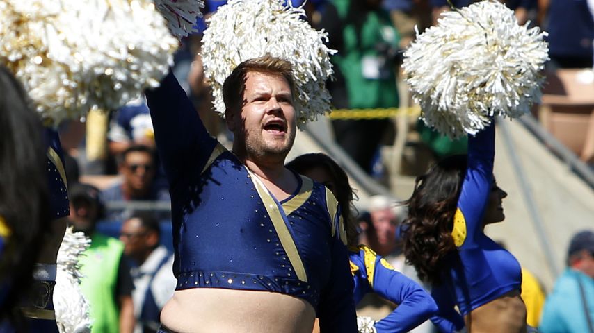 James Corden mit den "Los Angeles Rams"-Cheerleadern