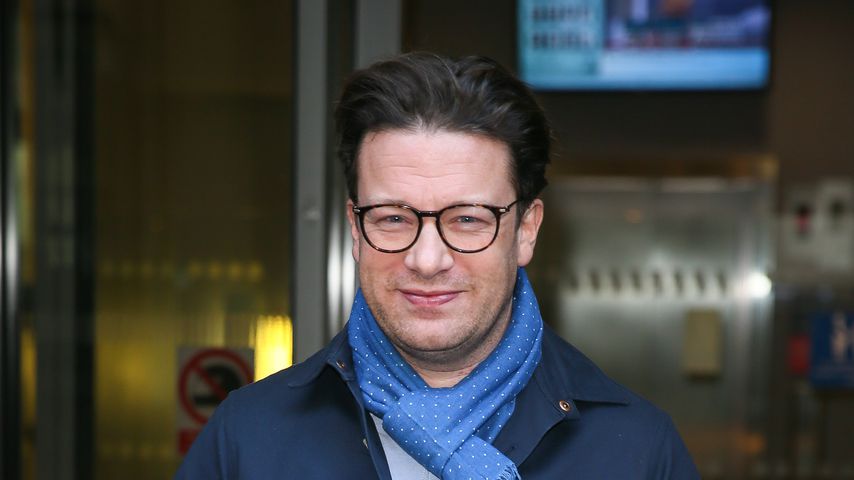 Jamie Oliver vor den BBC Radio Two Studios in London