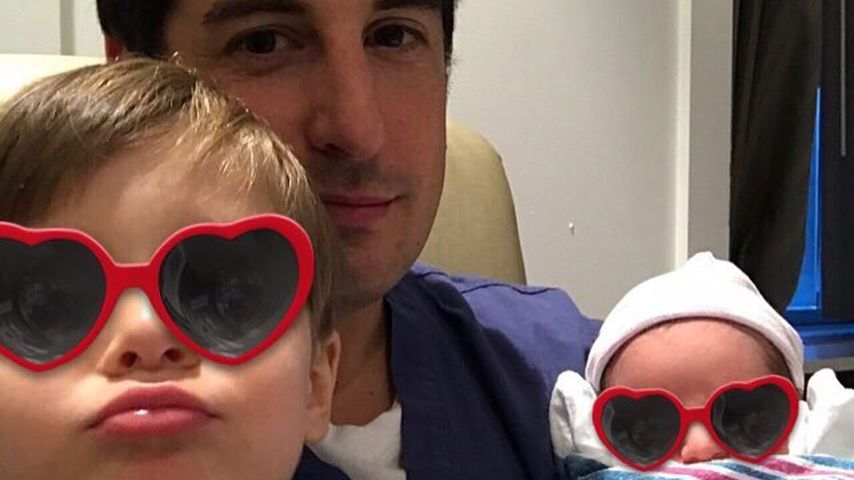 Jason Biggs mit seinen zwei Söhnen Sid und Baby Lazlo