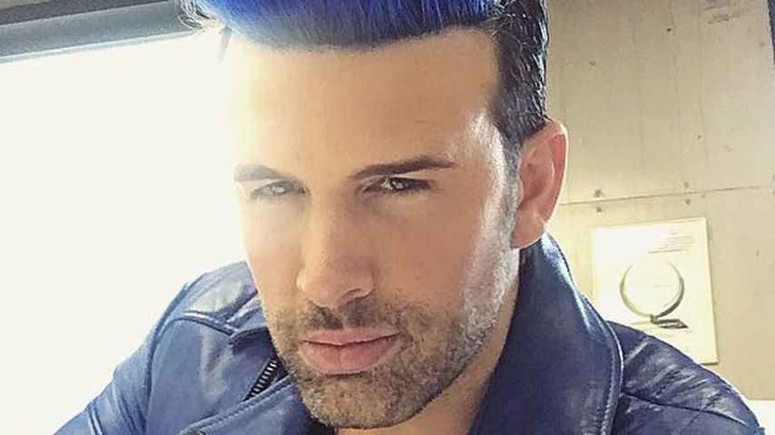 Jay Khan hat die Haare blau: So erklärt er die krasse Frise!