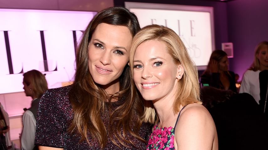Jennifer Garner und Elisabeth Banks bei der 21. "ELLE's Annual Women in Hollywood Celebration"