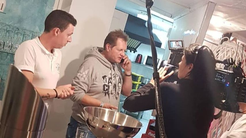 Jens Büchner in seinem Café auf Mallorca