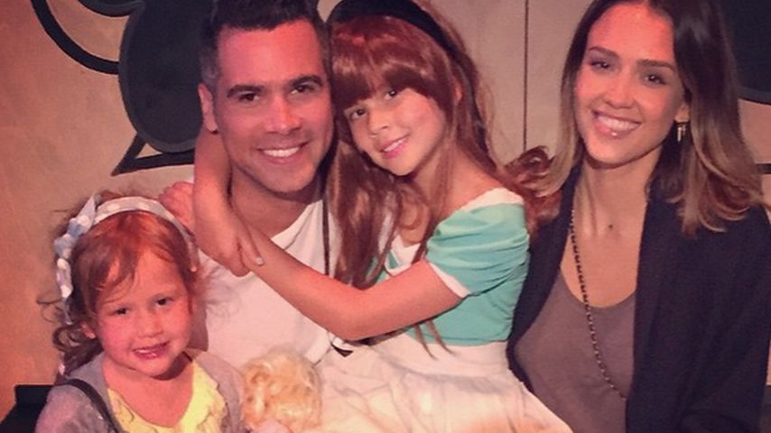 Jessica Alba und Cash Warren mit den beiden Kindern