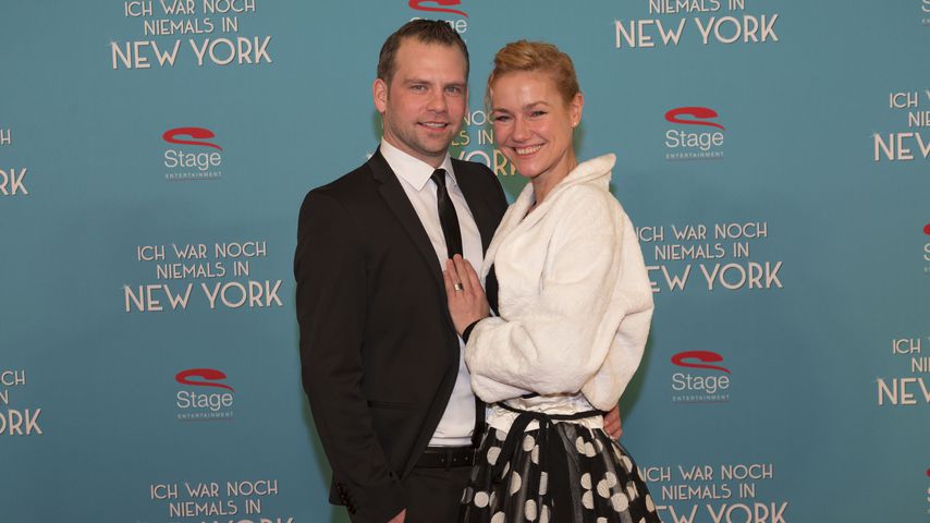 Jörg Vennewald und Rhea Harder bei der "Ich war noch niemals in New York"-Premiere in Hamburg
