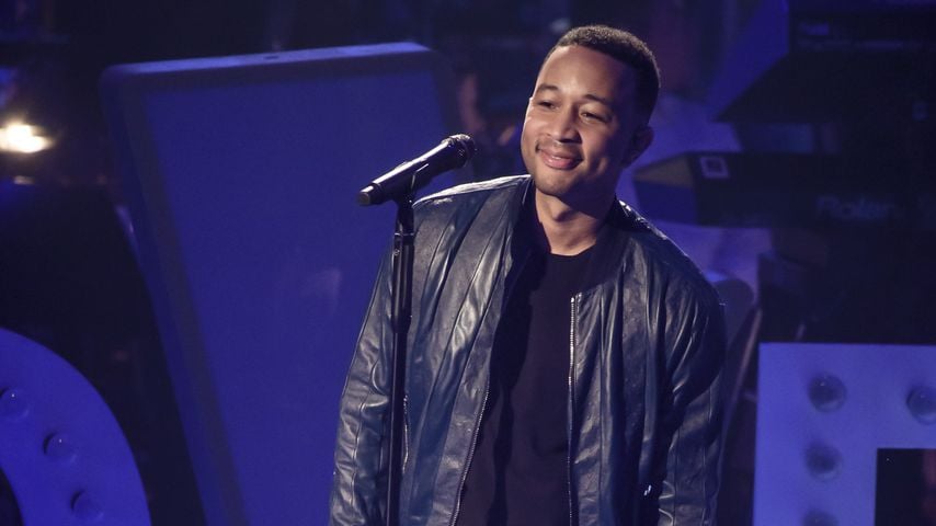 Für seine Fans: John Legend überrascht mit Bahnhofs-Konzert