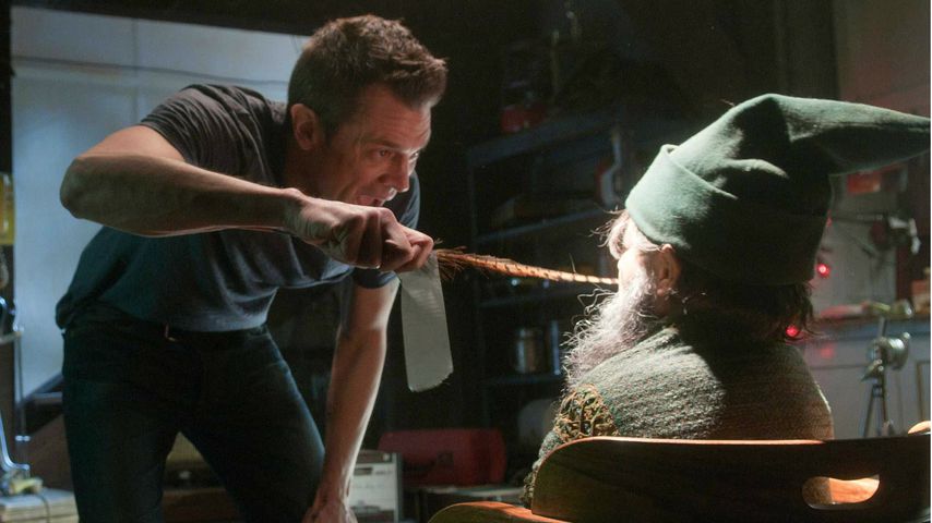 Johnny Knoxville und Gerard Butler (Kobold) im Film "Movie 43"