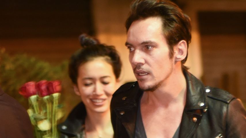 Jonathan Rhys Meyers und Mara Lane