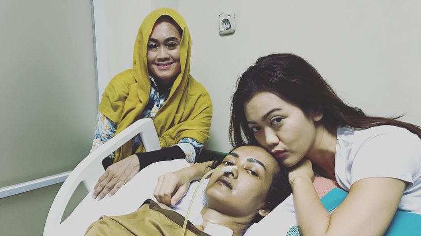 Julia Perez mit ihrer Familie im Krankenhaus