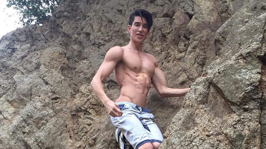 Justin Jedlica bei einem Wanderausflug