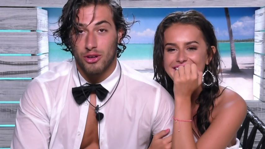 Kem Cetinay & Amber Davies im "Love Island"-Finale
