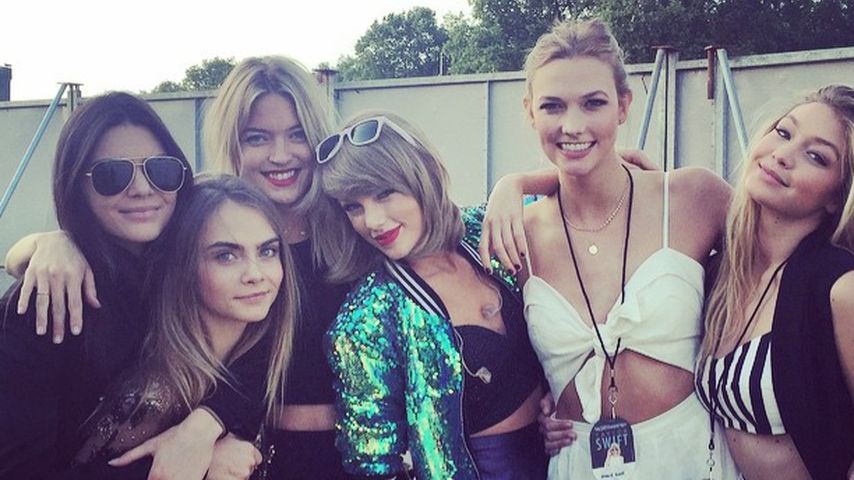 Kendall Jenner, Cara Delevingne, Martha Hunt, Taylor Swift, Karlie Kloss und Gigi Hadid
