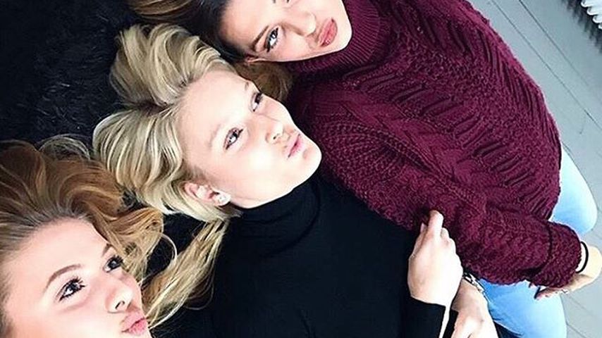 Kim Hnizdo mit GNTM-Kolleginnen